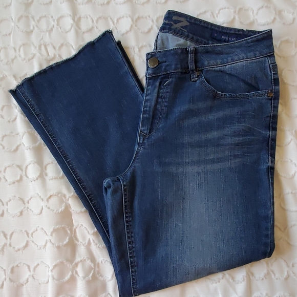 SEVEN7 ANKLE FLARE JEANS 14 - Picture 2 of 7